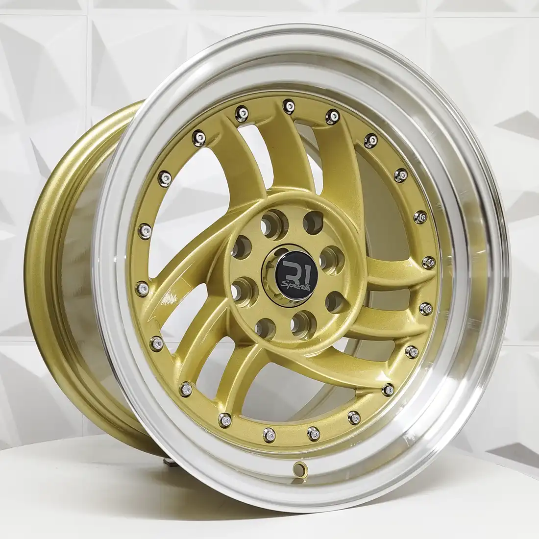 Rin 151599 RIN 15X8 4-100/114.3 R1 SPORT DX643 LIGH GOLD MACHINE LIP CH 4-100 con barrenación 4-100