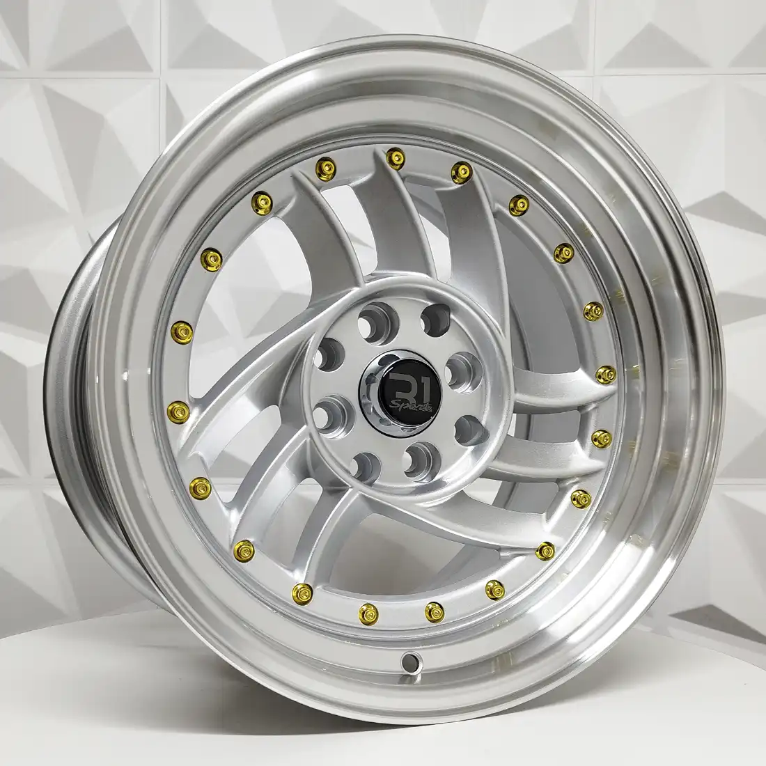 Rin 151600 RIN 15X8 4-100/114.3 R1 SPORT DX643 SILVER MACHINE LIP GOLD 4-100 con barrenación 4-100